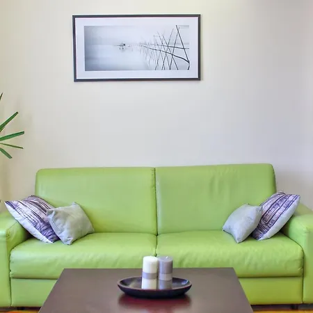 Apartma Anka *** *