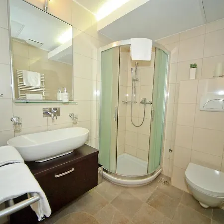 Apartma Anka ***
